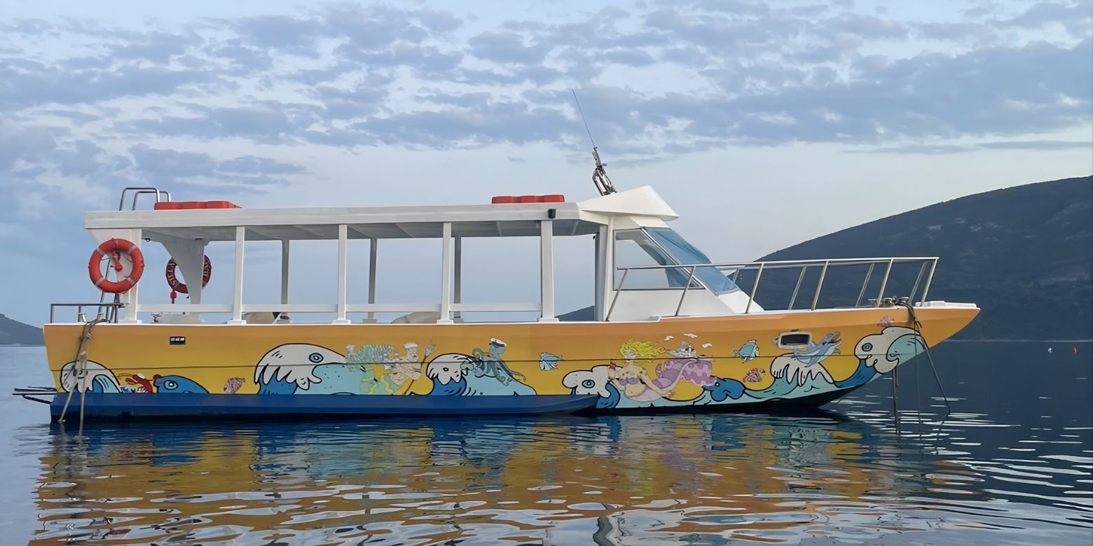 The Grand Explorer – flagship 13-meter vessel for premium group tours